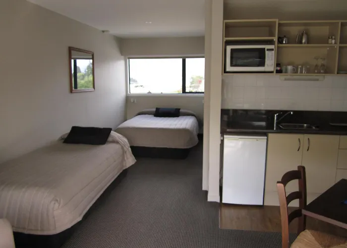 Four Seasons Motel