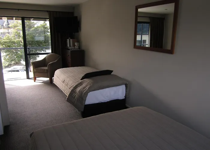 Four Seasons Motel